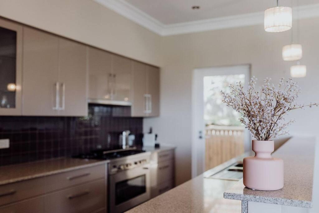 Apartment On James 比舍诺 外观 照片